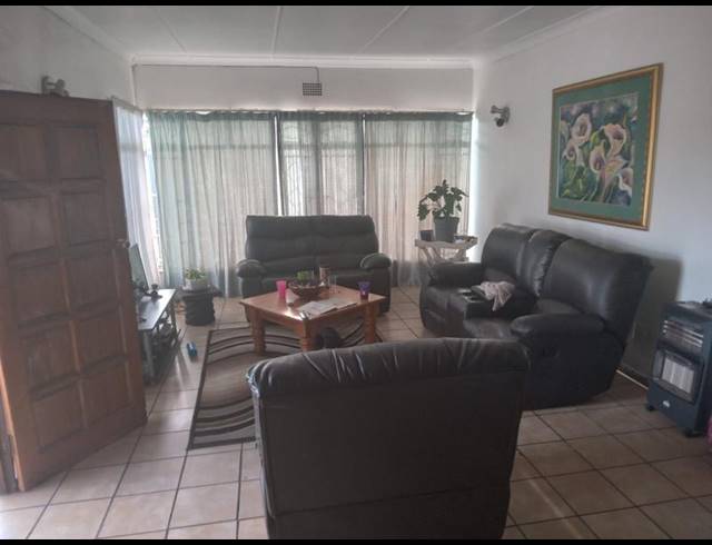 3 BEDROOM HOUSE FOR SALE IN STRUBENVALE